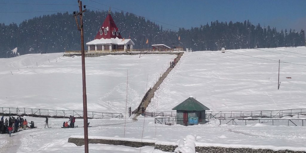 Gulmarg Ski 1 - kashmir travel - places to visit in Kashmir - How to plan a solo trip to Kashmir