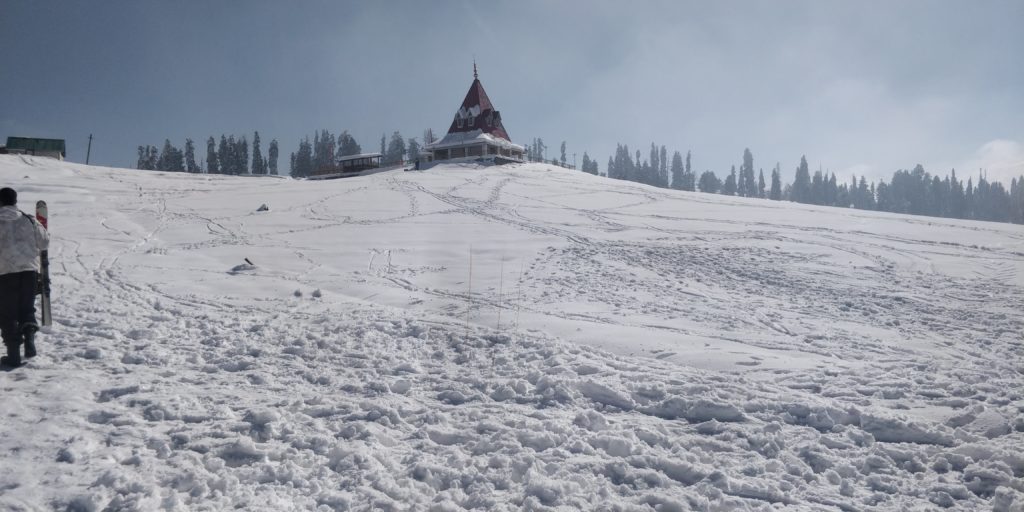 Gulmarg Ski 2 - kashmir travel - How to plan a solo trip to Kashmir
